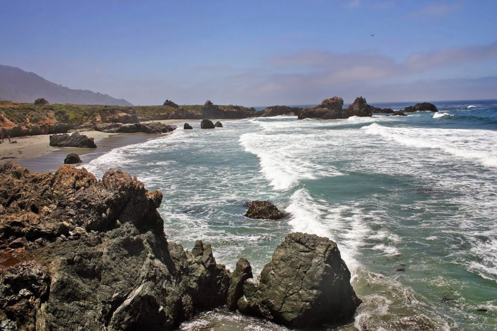 Cove of jade green in Big Sur