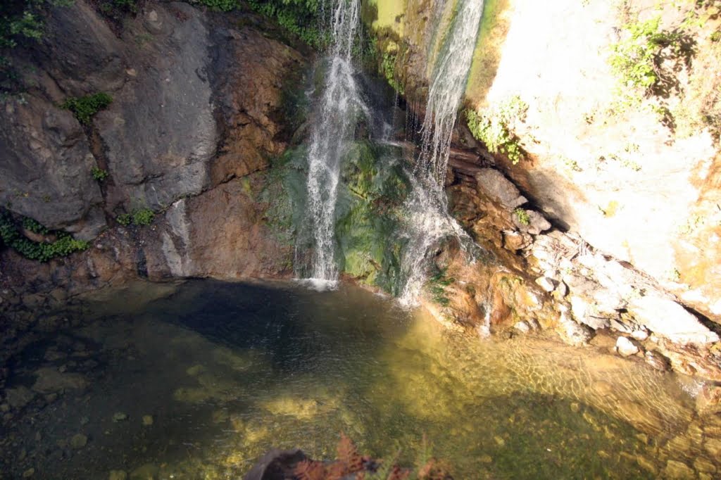 Hike to a beautiful waterfall & cave in Big Sur: Salmon Creek Falls