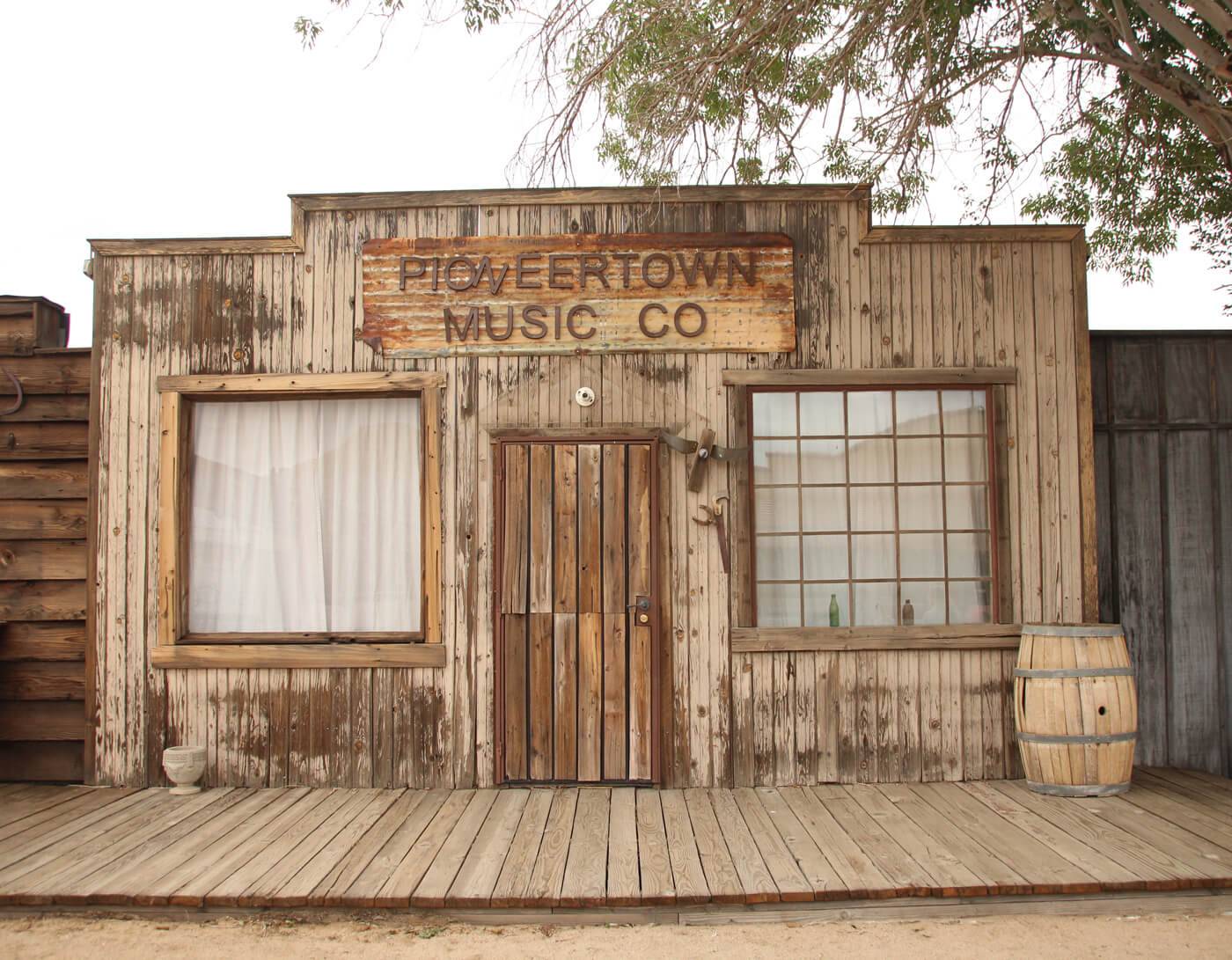 Visit Pioneertown and Pappy & Harriets in Joshua Tree