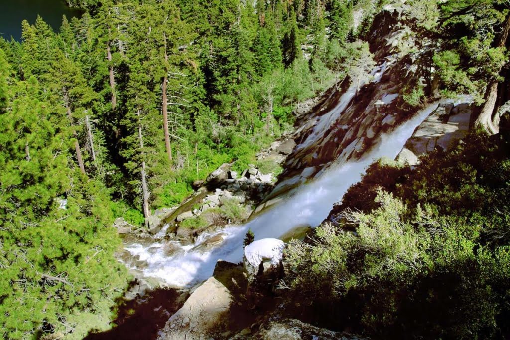 Hike to one of South Lake Tahoe's beautiful waterfalls, Cascade Falls. This is a fairly easy hike, under 2 miles round trip!
