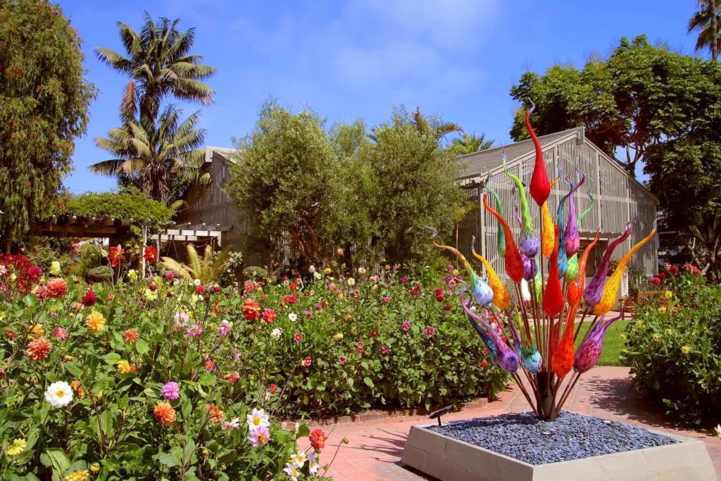 Serene botanical garden with patios, conservatories & walkways, plus a research library & cafe. Sherman Gardens in Corona del Mar.