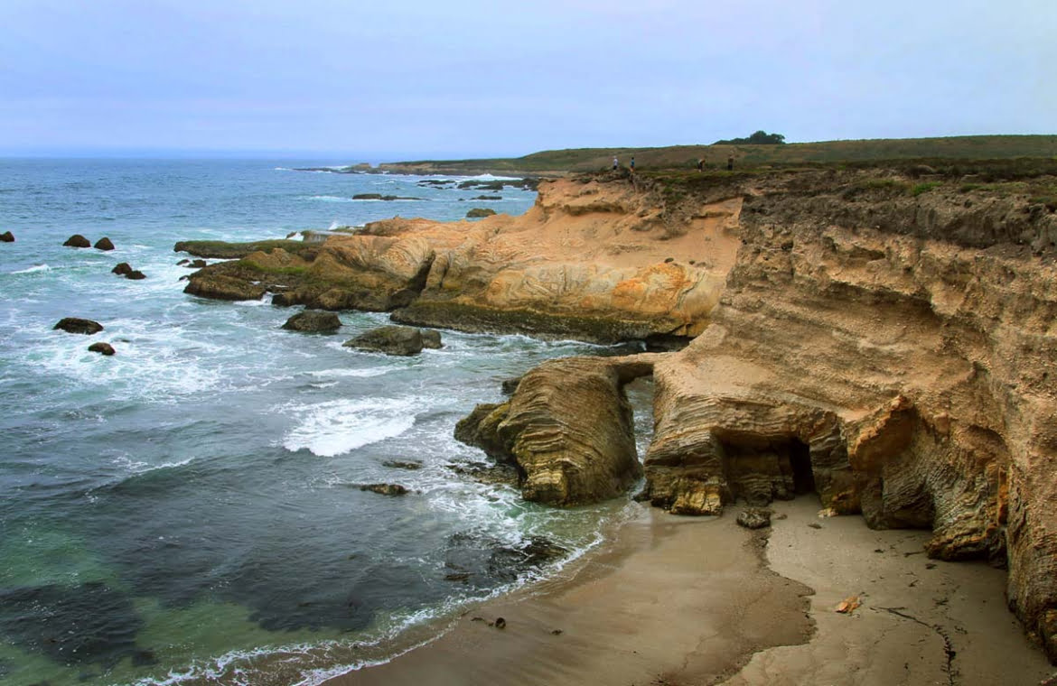 Montaña de Oro Bluff Trail - Hidden California