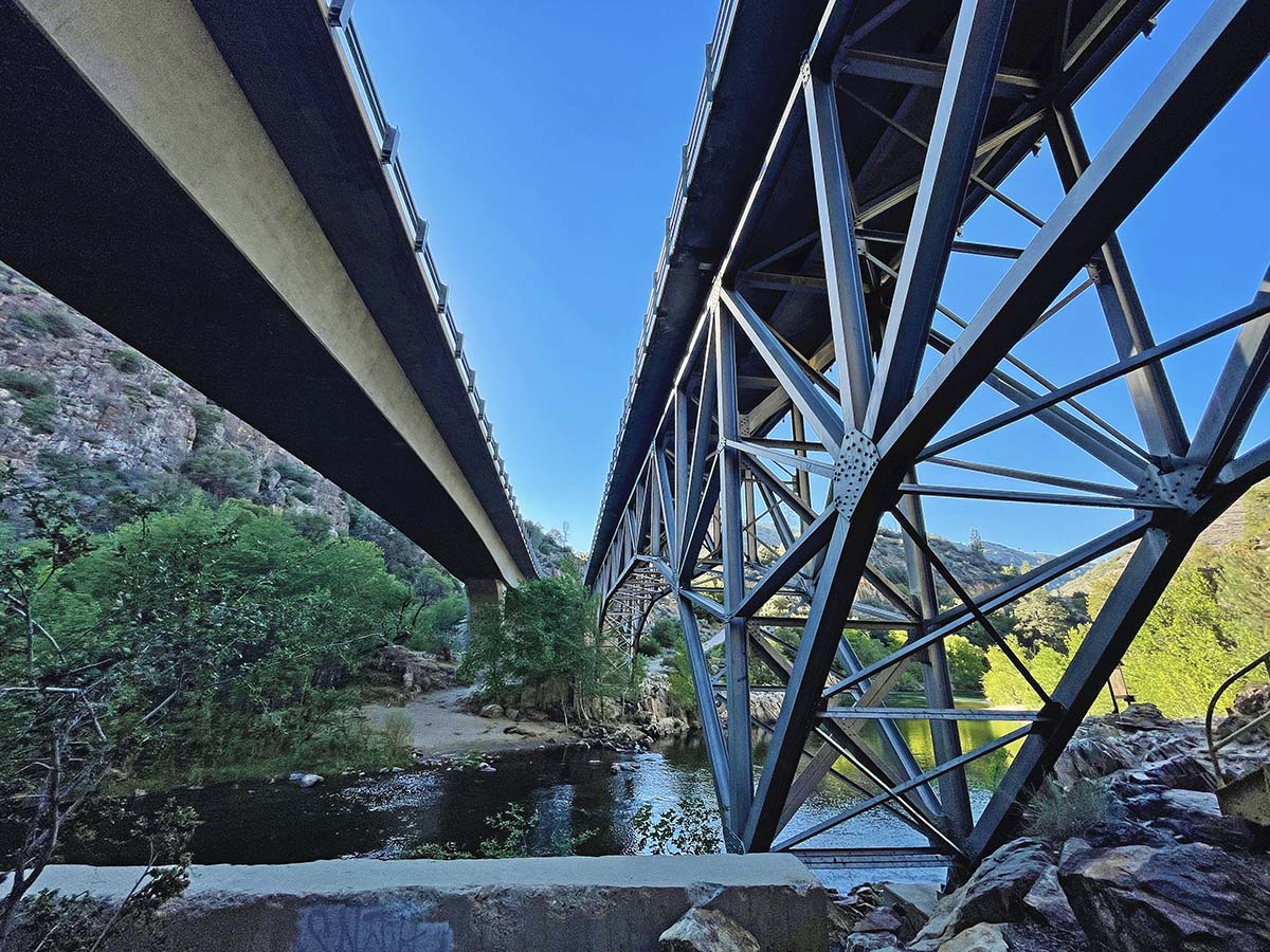 Johnsondale Bridge River Trail